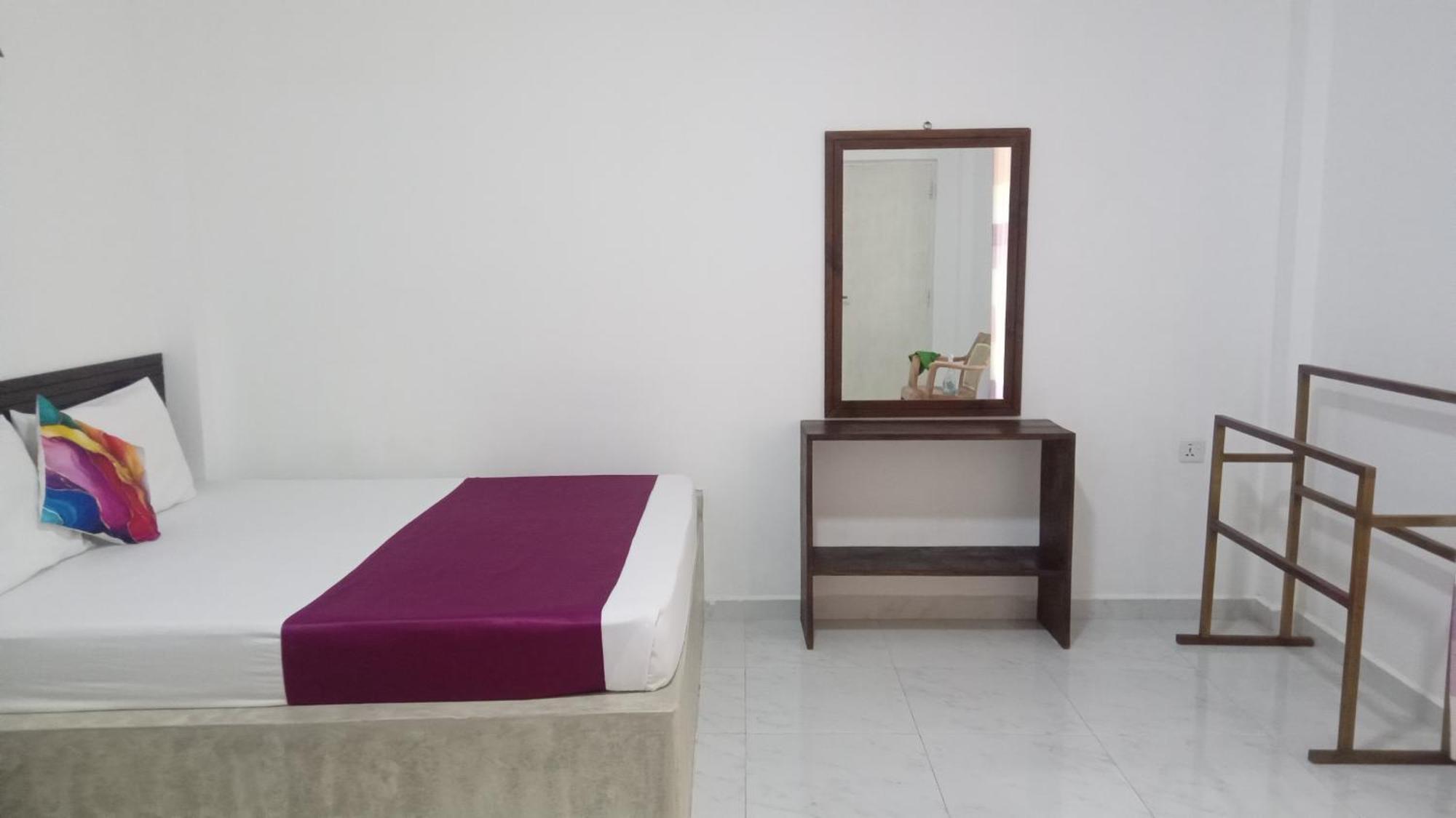 Lake Edge Resort Anuradhapura Ruang foto